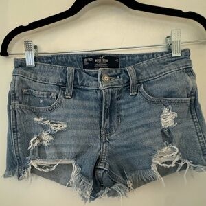 Hollister low rise 3” distressed jean short - vintage stretch